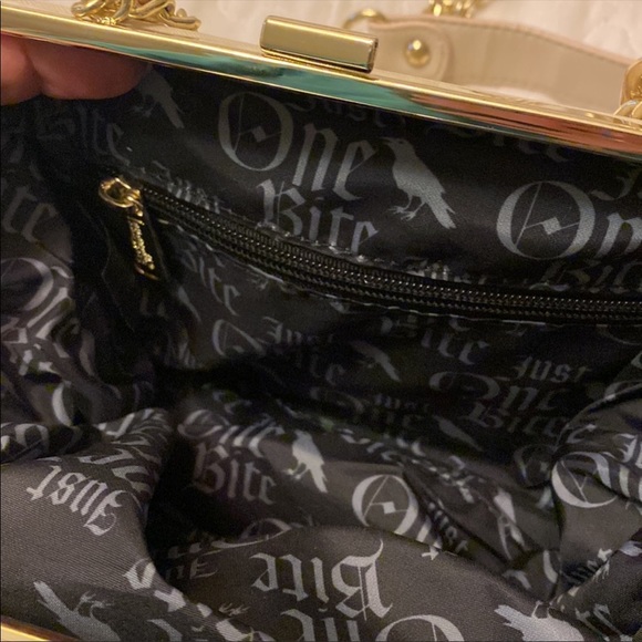 Snow White Evil Queen Bag - Picture 2 of 2